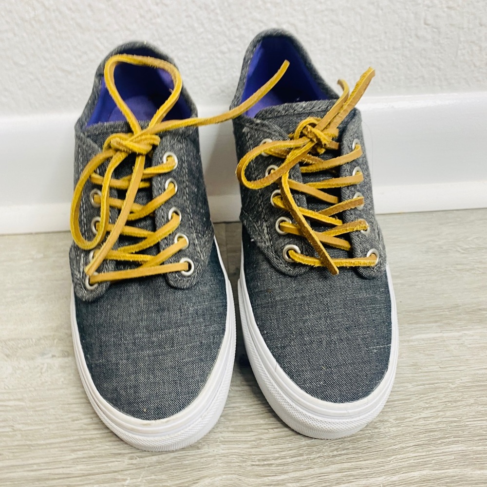 ๐๐ Vans ๐๐ - Picture 2 of 4